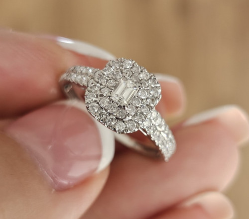 18ct white gold 77ct - white,