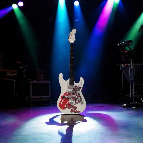 Chiselcraft wooden mini guitar - wooden,