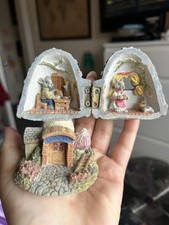 Mushroom Toadstool Home Hostel Resin Ornament Diorama With Mice Hinged Opening