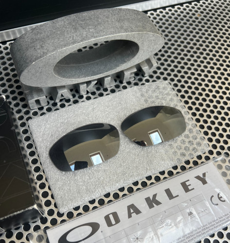 Oakley whisker black - oakley, (2005)