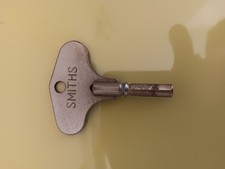VINTAGE SMITHS CLOCK KEY.