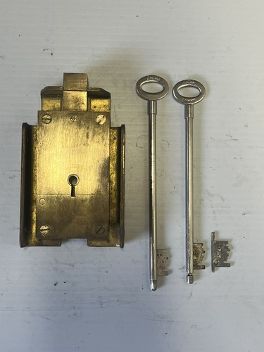 Chubb safe lock antique keys - safe,