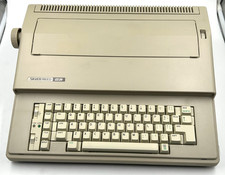 Silver Reed EZ 20 Typewriter