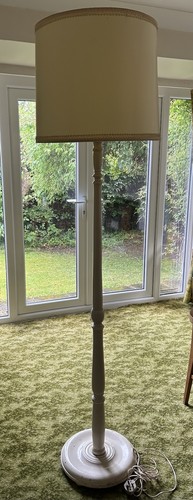 Lovely vintage wooden standard - lovely,