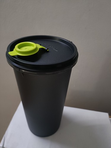 Tupperware thirst quake - thirst, black