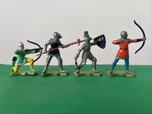 Britains herald knights - britains,