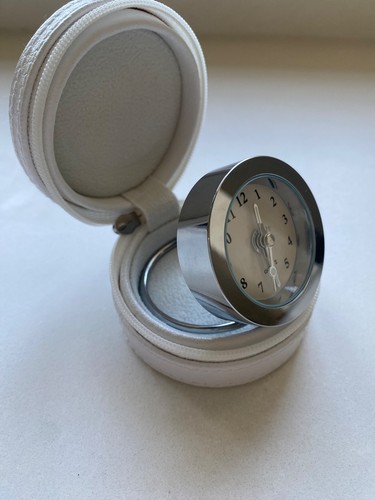The white company travel - white, clock