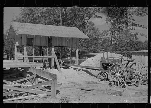 Photo 1930s farm sawmill wood - sawmill,