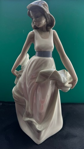 Nao lladro spanish girl - lladro,