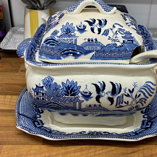 Blue white scenic glazed - blue, &