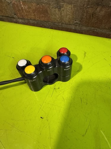 Avio race button - avio, bar