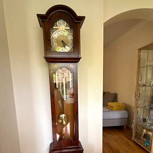 Tempus fugit grandmother clock - fugit,