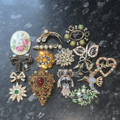 15pc vintage broken - 15pc, brooches