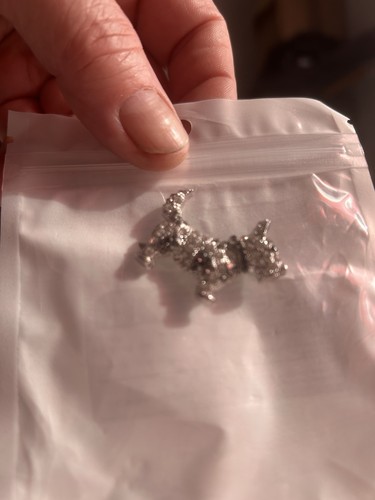 Small white metal scottie dog - white,