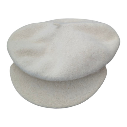 Women off white fluffy beret - off,