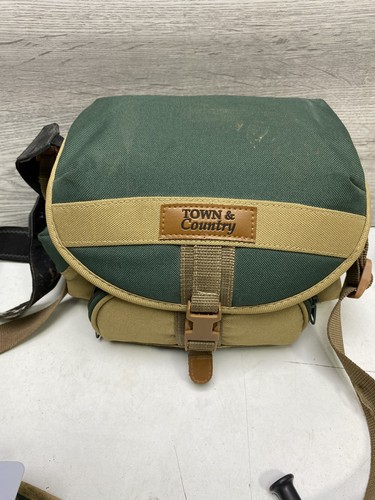 Town and country camera carry - town,