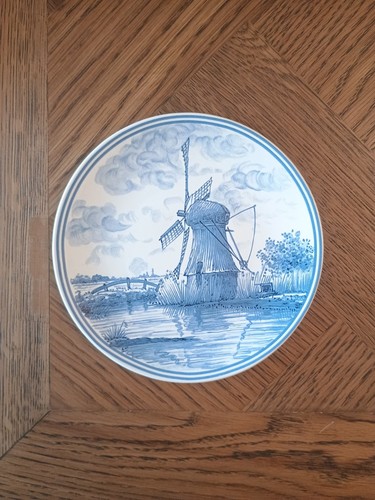 Small decorative blue plate - small,