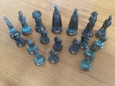 EIGHTEEN VINTAGE CAST METAL