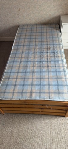 Wood single trundle bed frame - single,