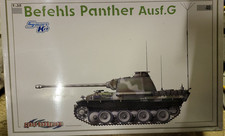 CyberHobby 1/35 German WWII Befehls Panther G with Magic Track - Kit No 6551