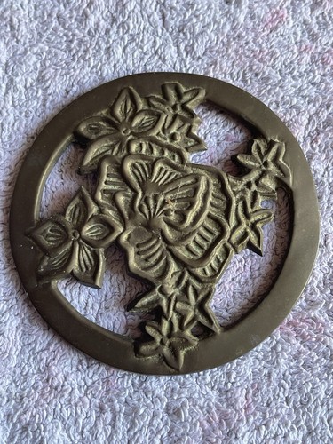 Trivet medal cast brass - cast,