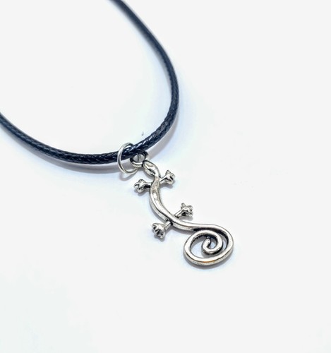 Gekko lizard charm pendant - gekko,