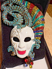 Masquerade mask brooch - brooch, white