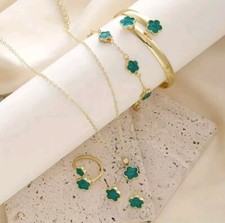 Floral Clover Set Necklace