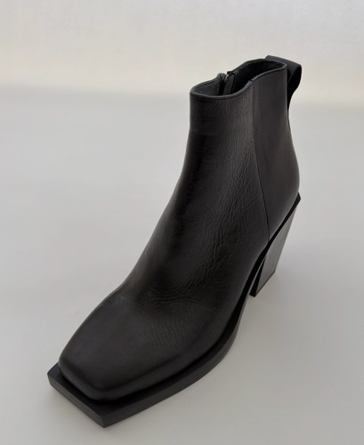 United nude black square - nude, toe
