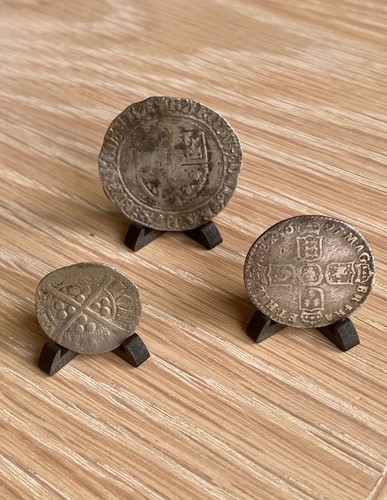 Wooden coin stands sizes - wooden,
