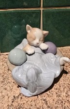 Lladro NAO 1407 Comfy Kitty