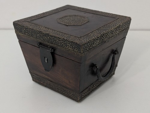 Vintage wooden decorative - vintage,