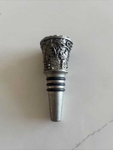 Silver wine bottle - , stopper