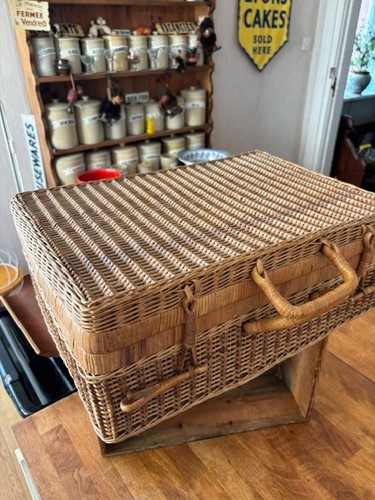 Vintage traditional wicker - traditional,