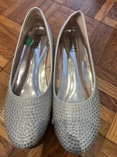 badgley mischka shoes Size 4