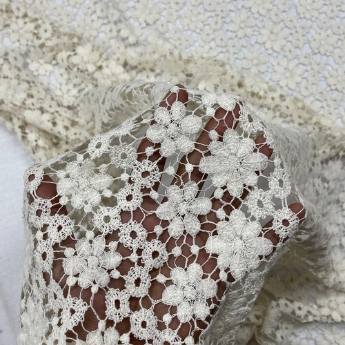 Cream floral heavy - heavy, lace