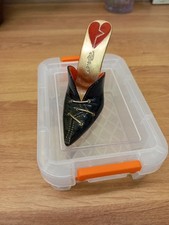 Just The Right Shoe, Stepping Out. Heart Breaker, Item 25477.