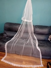 White veil 2 tier chapel