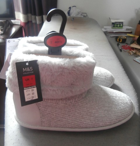 Bnwt s light grey - m,