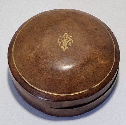 Antique leather jewellery - leather,