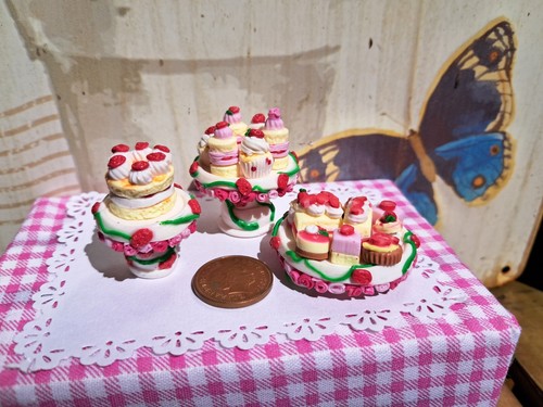 Dolls house cake - 3x, miniature