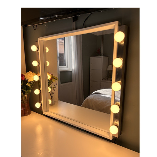 Ikea rectangular make - make-up, led