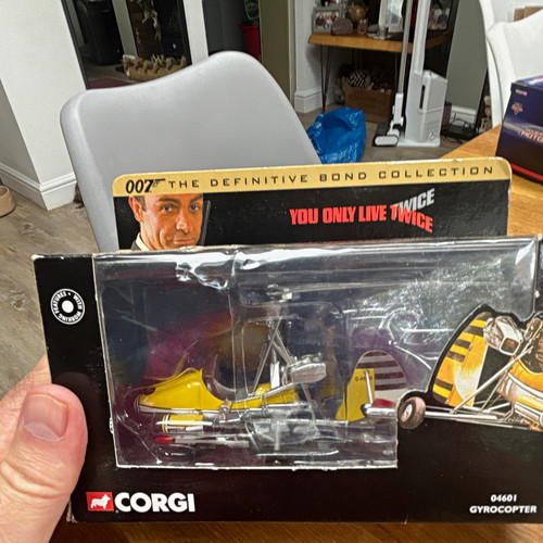 Corgi 007 definitive bond - 007,