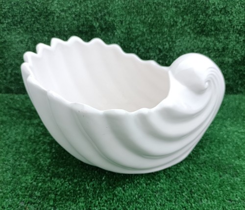 Large shell shaped vase - vase, g