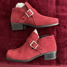 Qvc. markon Boot Size 4