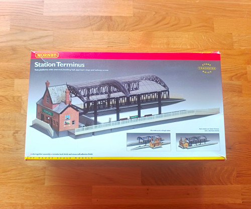 Hornby gauge station - oo,