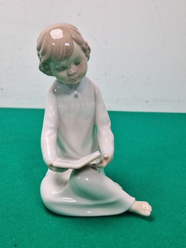 Lladro zaphir reading - cm,