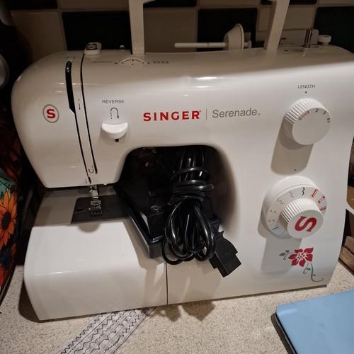 Singer tradition serenade - singer,