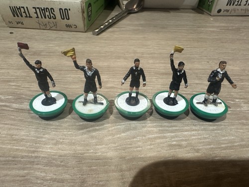 Subbuteo referee linesmen - subbuteo, &