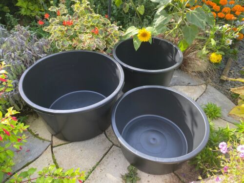 Round sump bucket pond - bucket, pebble